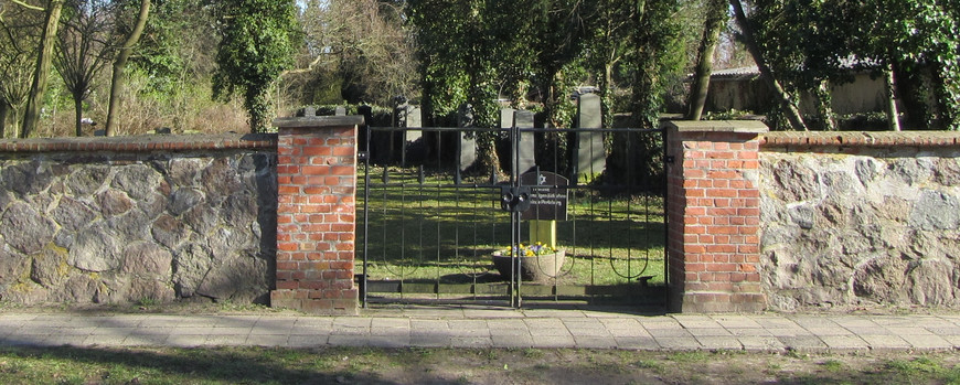 Eingang zum Jüdischen Friedhof in Perleberg