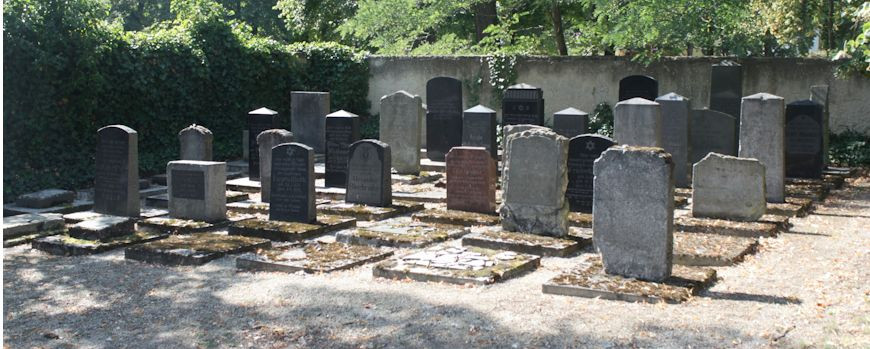 Aufstellungsfläche der erhalten gebliebenen und nicht mehr am ursprünglichen Standort lokalisierbaren Grabsteine