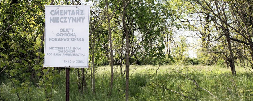 Hinweisschild der Stadt Dębno am Jüdischen Friedhof