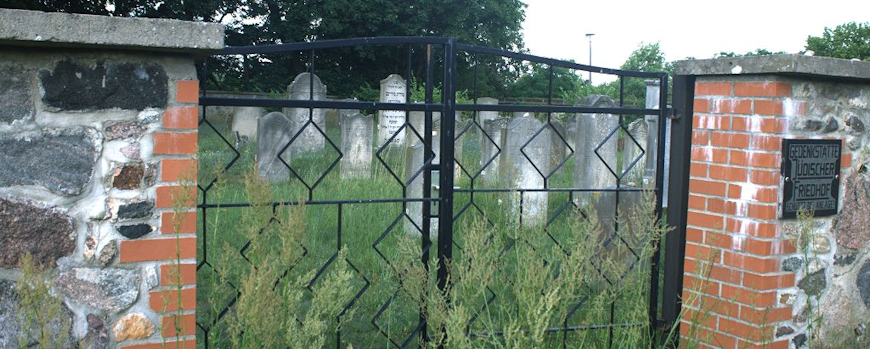 Eingang zum Jüdischen Friedhof in Wriezen